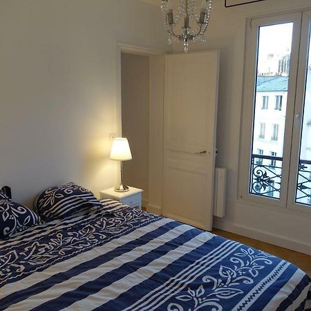 Sunny And Quiet Apartment Париж Екстериор снимка