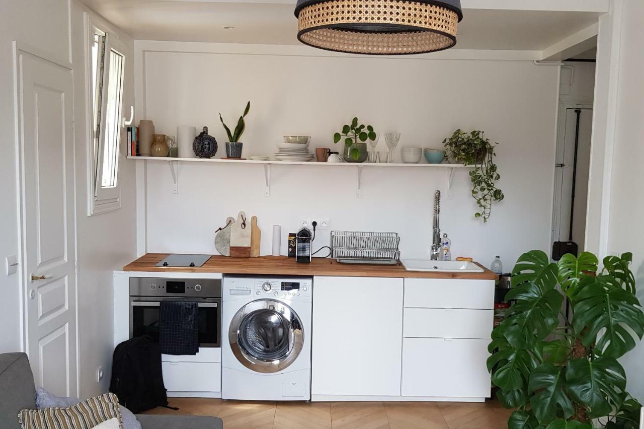 Sunny And Quiet Apartment Париж Екстериор снимка